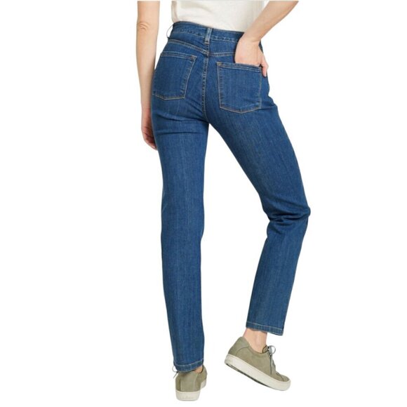 L.L Bean Women’s Classic Fit High Rise Blue Denim Jeans, 16P - Picture 2 of 13